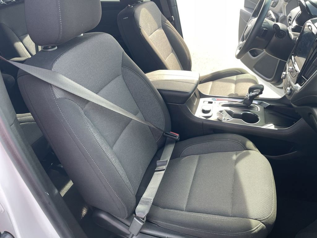 Used 2023 Chevrolet Traverse LT image 24