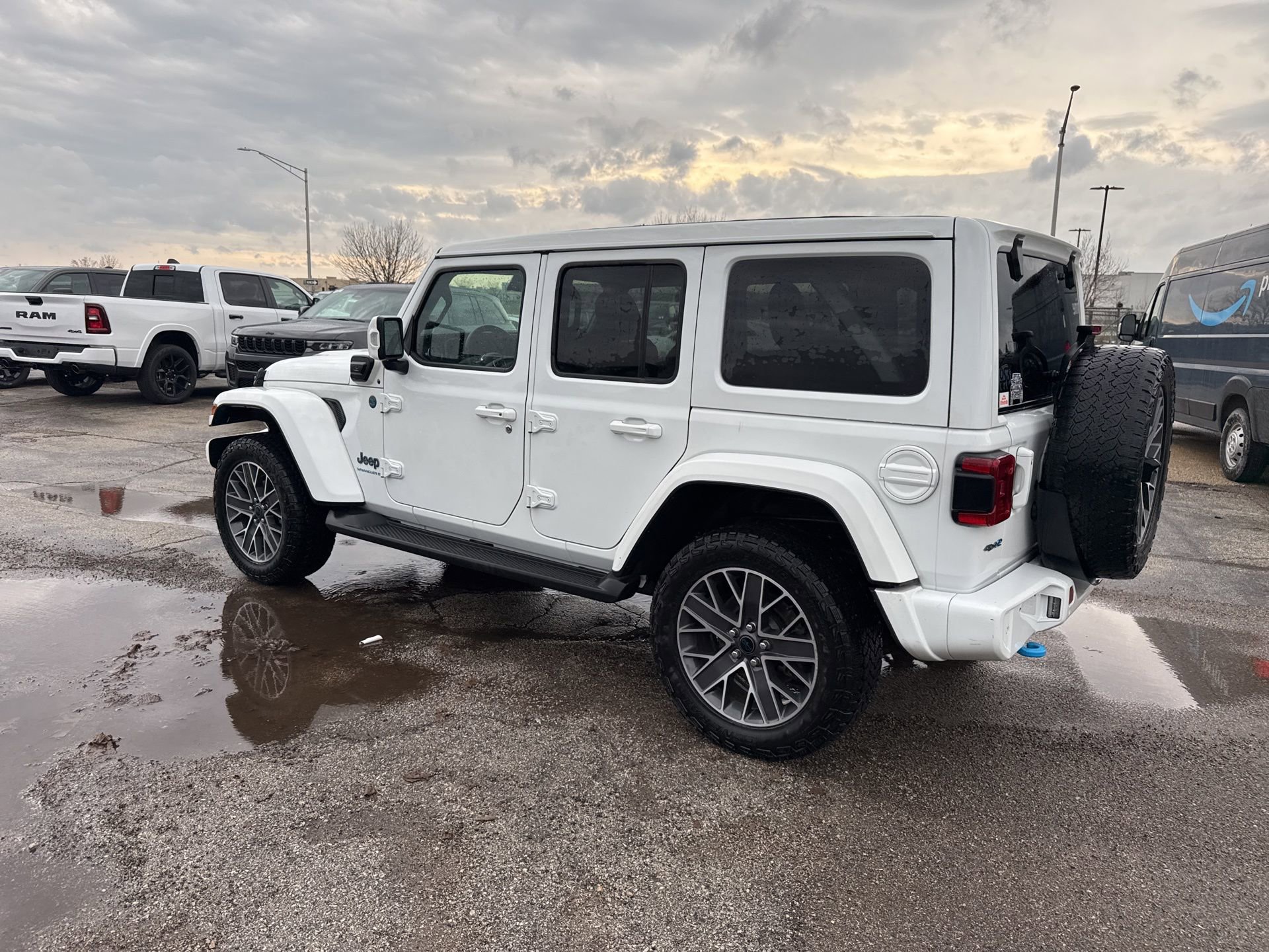 Used 2024 Jeep Wrangler High Altitude AWD/4WD image 8