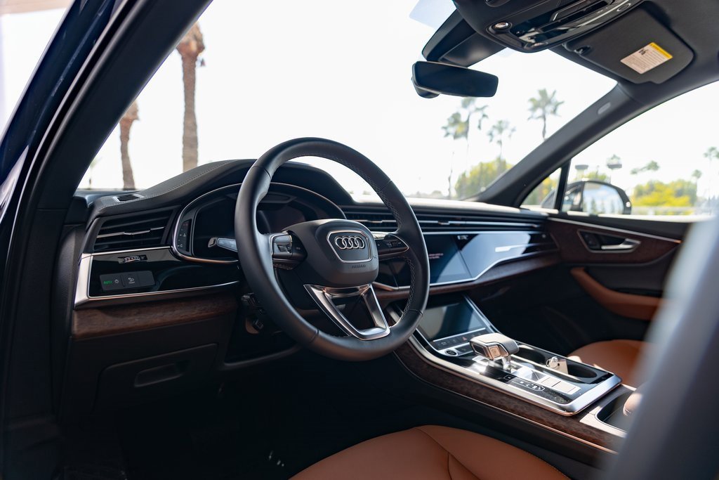 Used 2025 Audi Q7 3.0T Premium w/ Convenience Package image 7