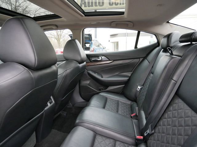 Used 2017 Nissan Maxima Platinum image 9
