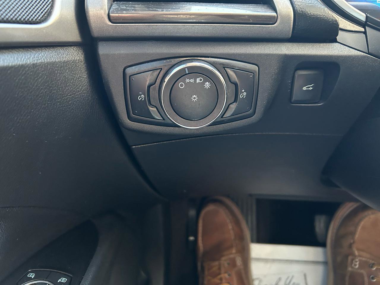 Used 2019 Ford Fusion SEL image 30