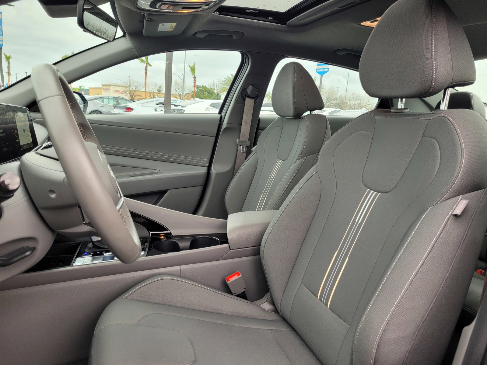 Used 2025 Hyundai Elantra SEL image 10