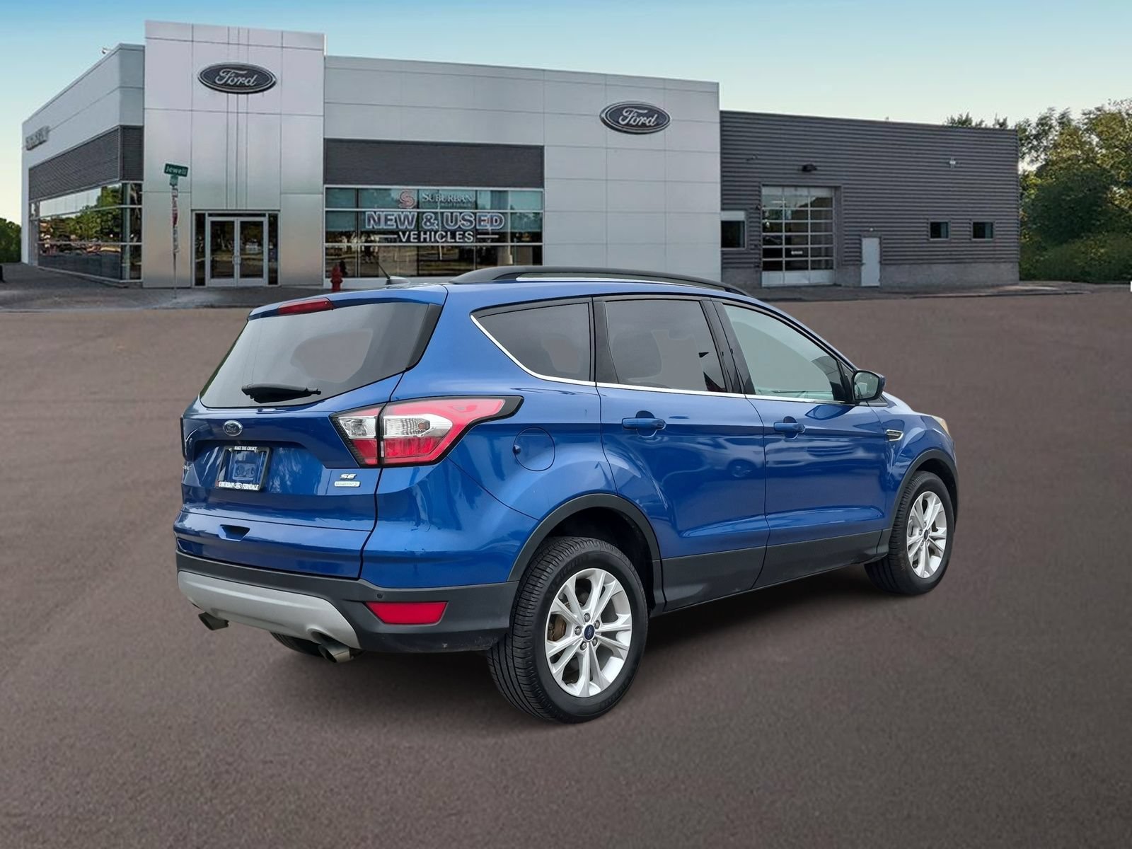 Used 2017 Ford Escape SE w/ Equipment Group 201A FWD image 9