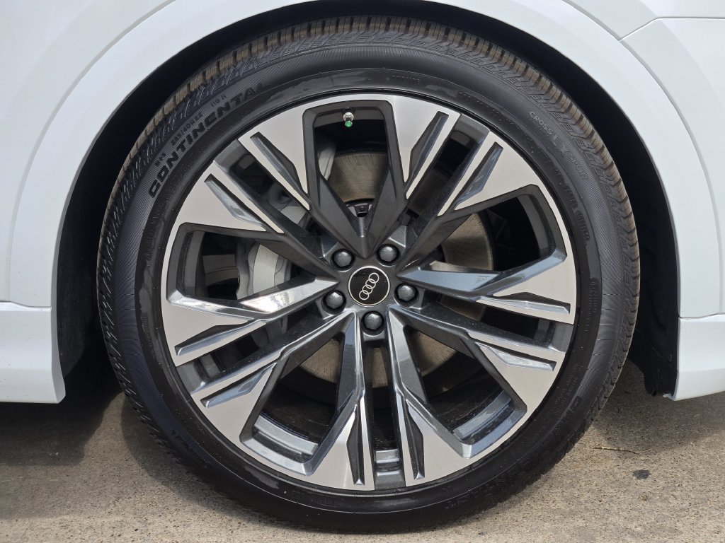 New 2027 Audi Q8 Premium Plus AWD/4WD image 16