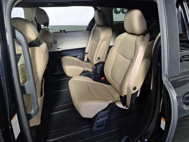 Certified 2023 Toyota Sienna XLE image 23