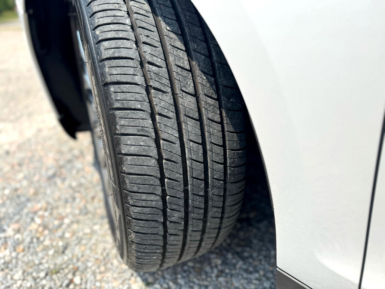 Used 2014 Lincoln MKS AWD w/ Equipment Group 101A image 9