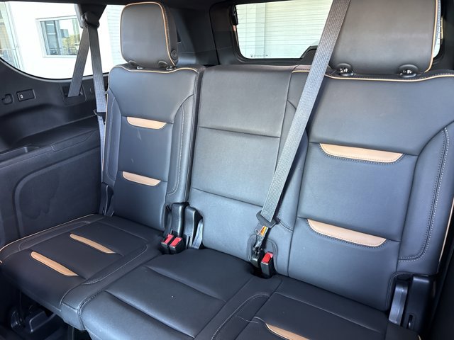 Used 2023 GMC Yukon XL AT4 w/ Technology Package image 6