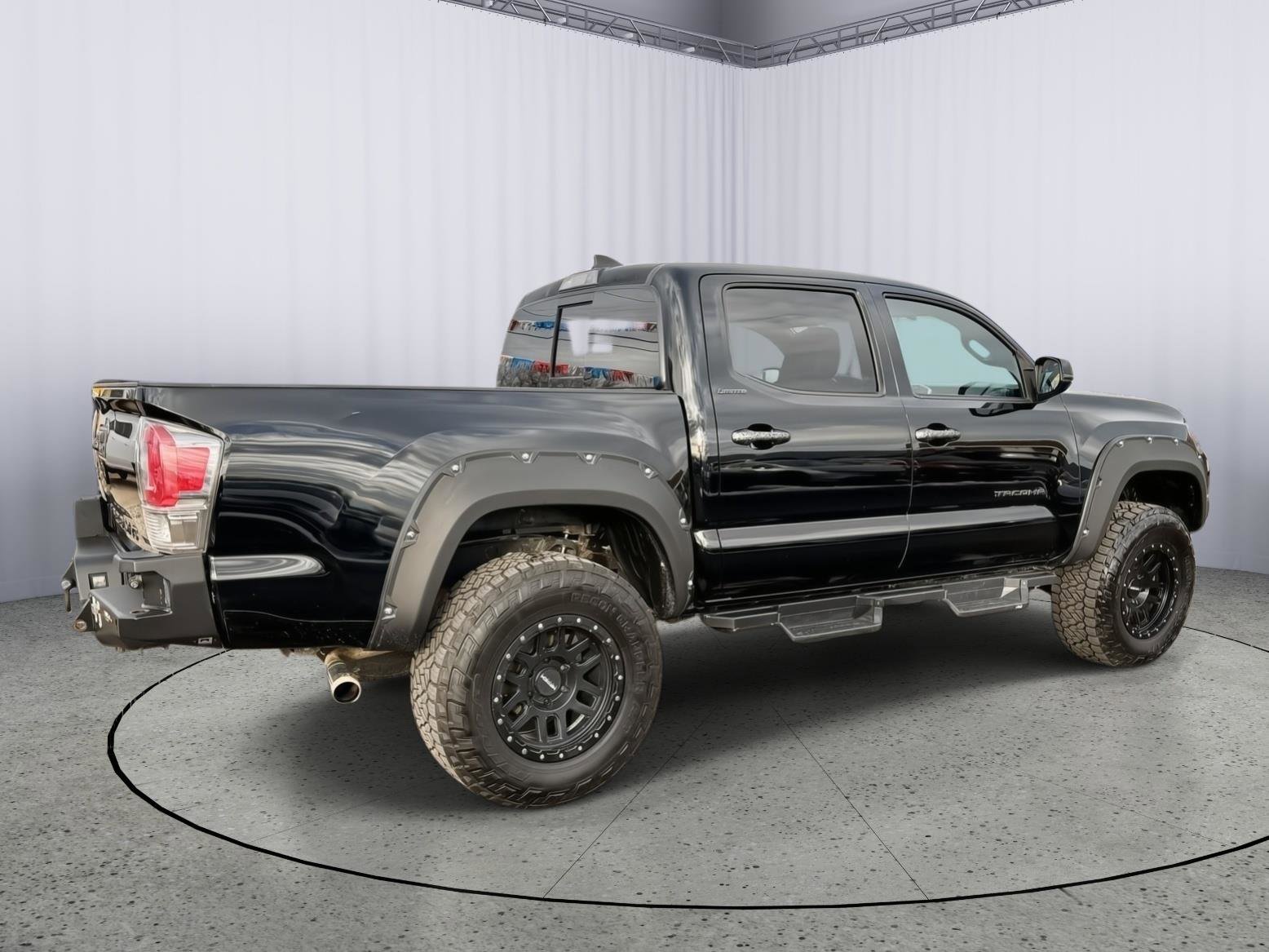 Used 2017 Toyota Tacoma Limited w/ Tow Package image 6