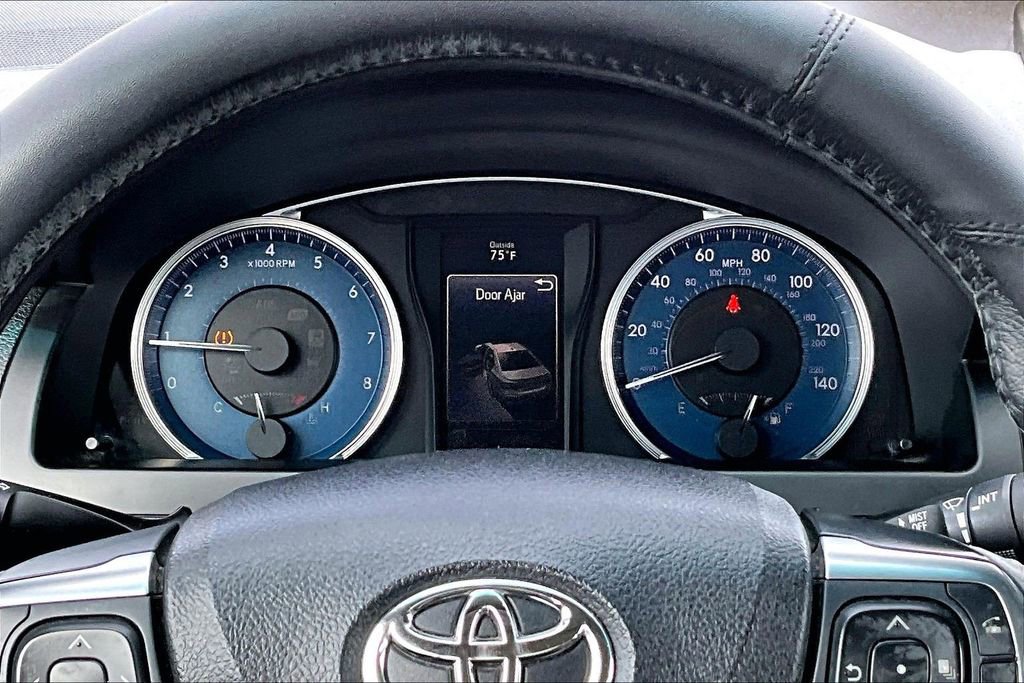 Used 2017 Toyota Camry XLE FWD image 13