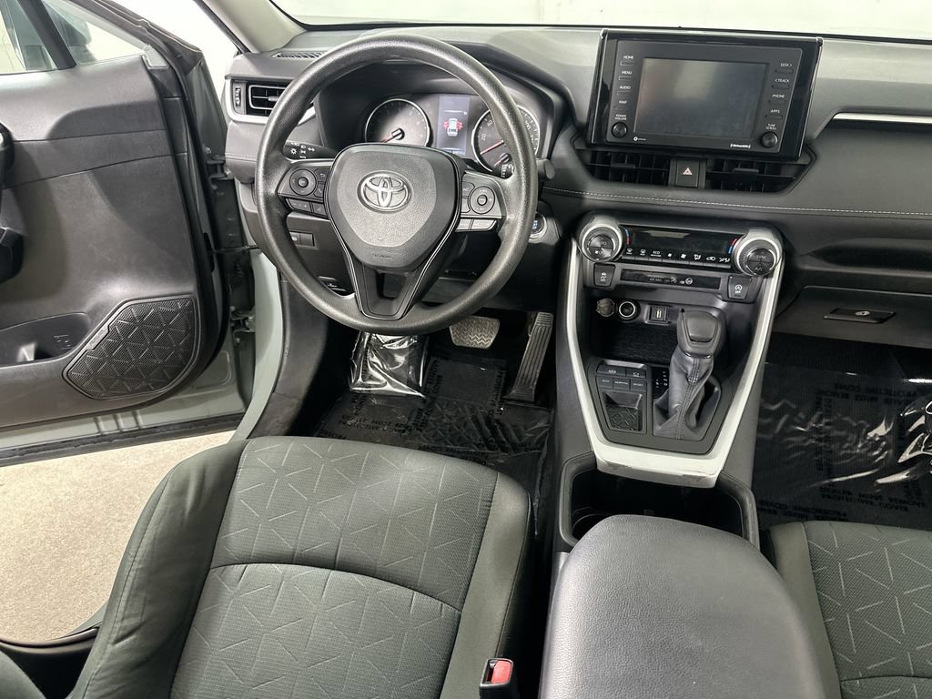 Used 2022 Toyota RAV4 XLE FWD image 19
