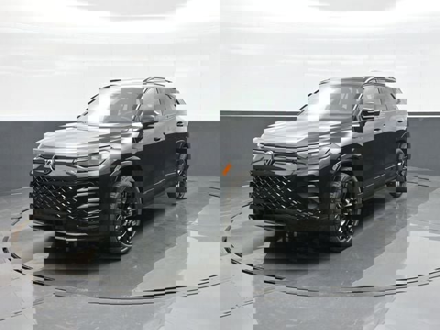 New 2026 Volkswagen Tiguan SE R-Line image 3