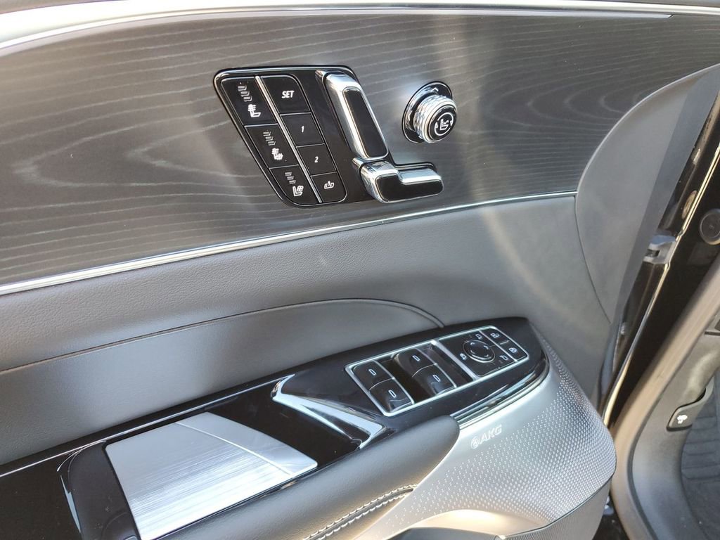 New 2026 Cadillac Lyriq V image 23