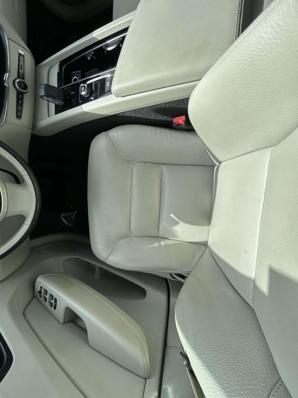 Certified 2023 Volvo XC60 B5 Core AWD/4WD image 14