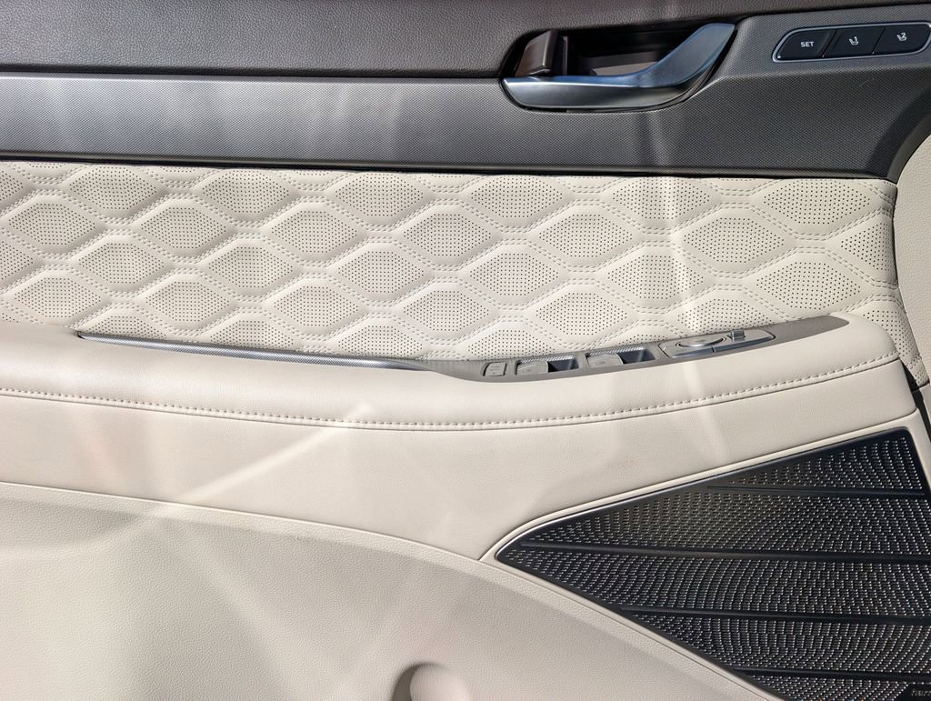 Used 2021 Hyundai Palisade Calligraphy image 14