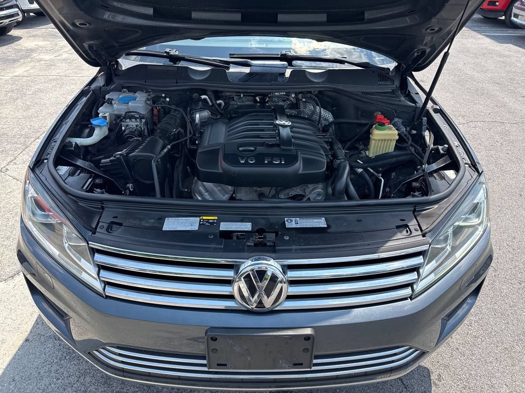 Used 2016 Volkswagen Touareg VR6 AWD/4WD image 14