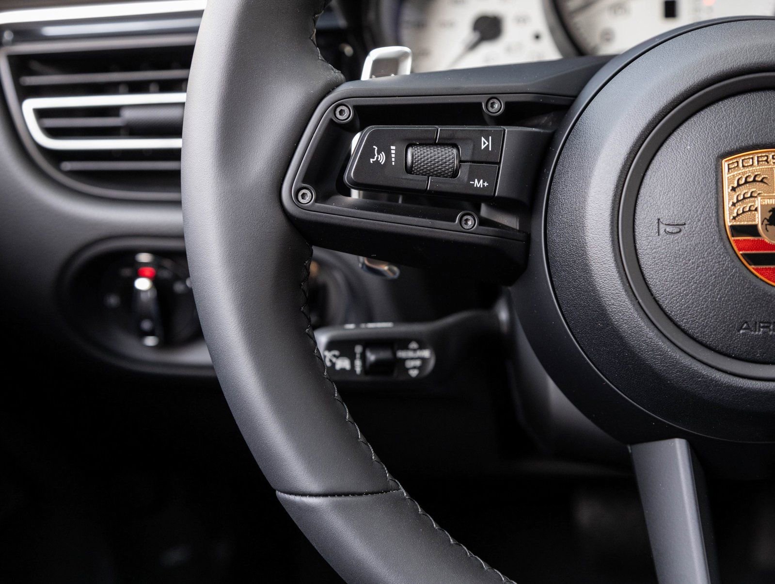 Certified 2026 Porsche Macan S image 15