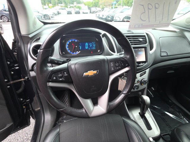 Used 2016 Chevrolet Trax LT w/ LT Sun and Sound Package AWD/4WD image 18