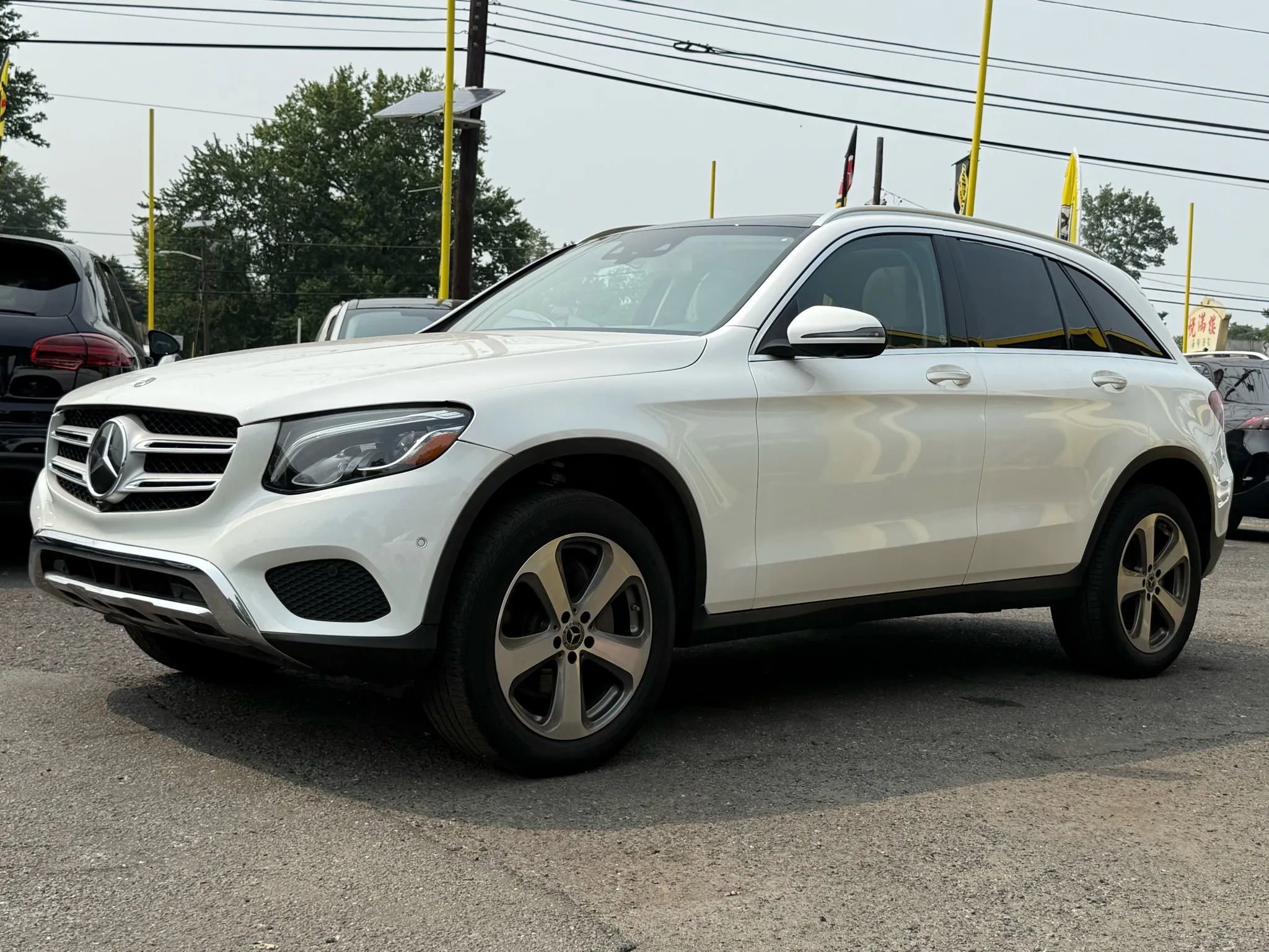 Used 2019 Mercedes-Benz GLC 300 4MATIC w/ Driver Assistance Package image 3