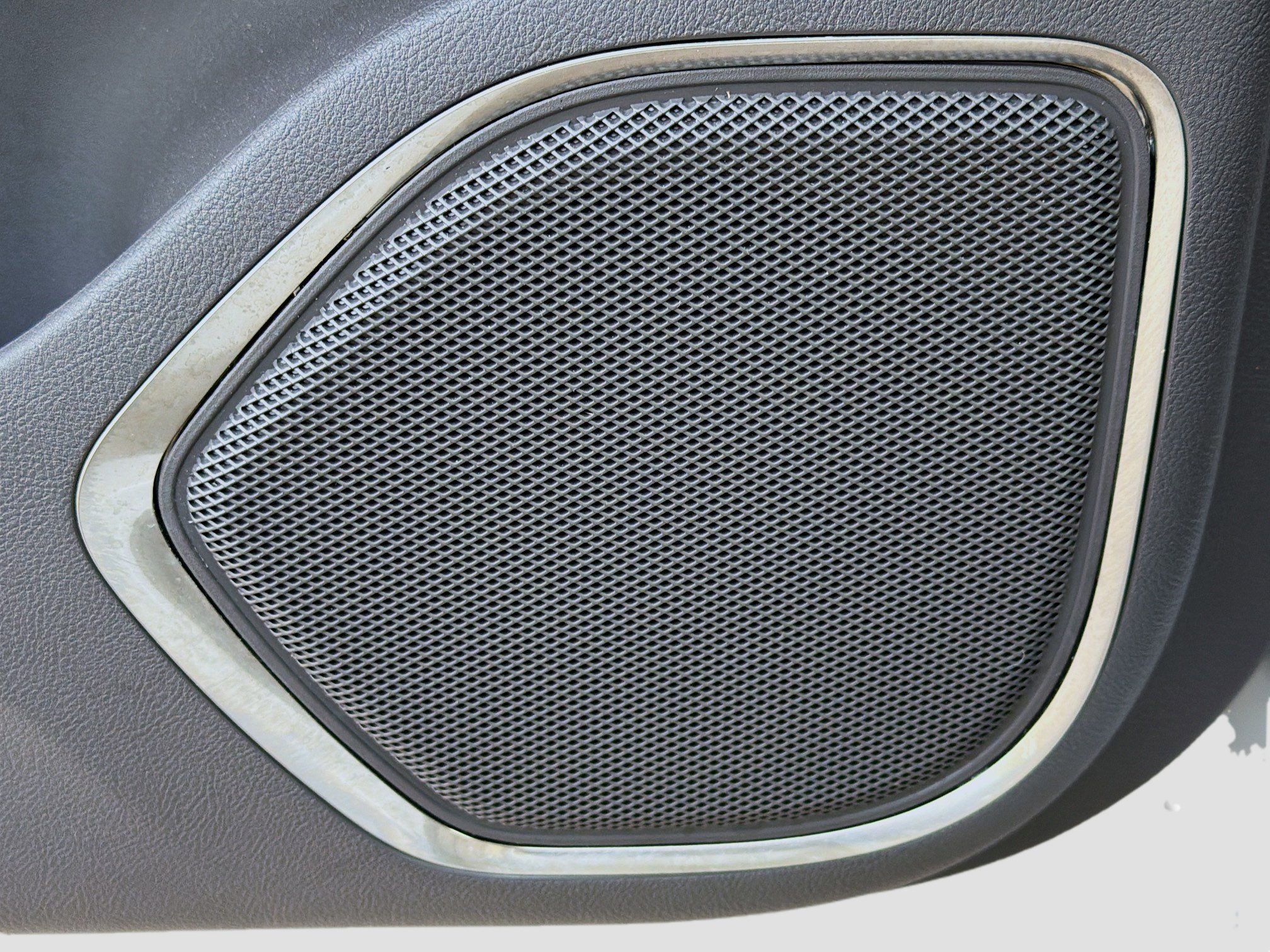 Used 2023 Lincoln Nautilus Reserve image 23