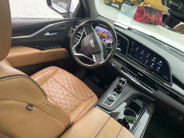 Used 2023 Cadillac Escalade Premium Luxury image 24
