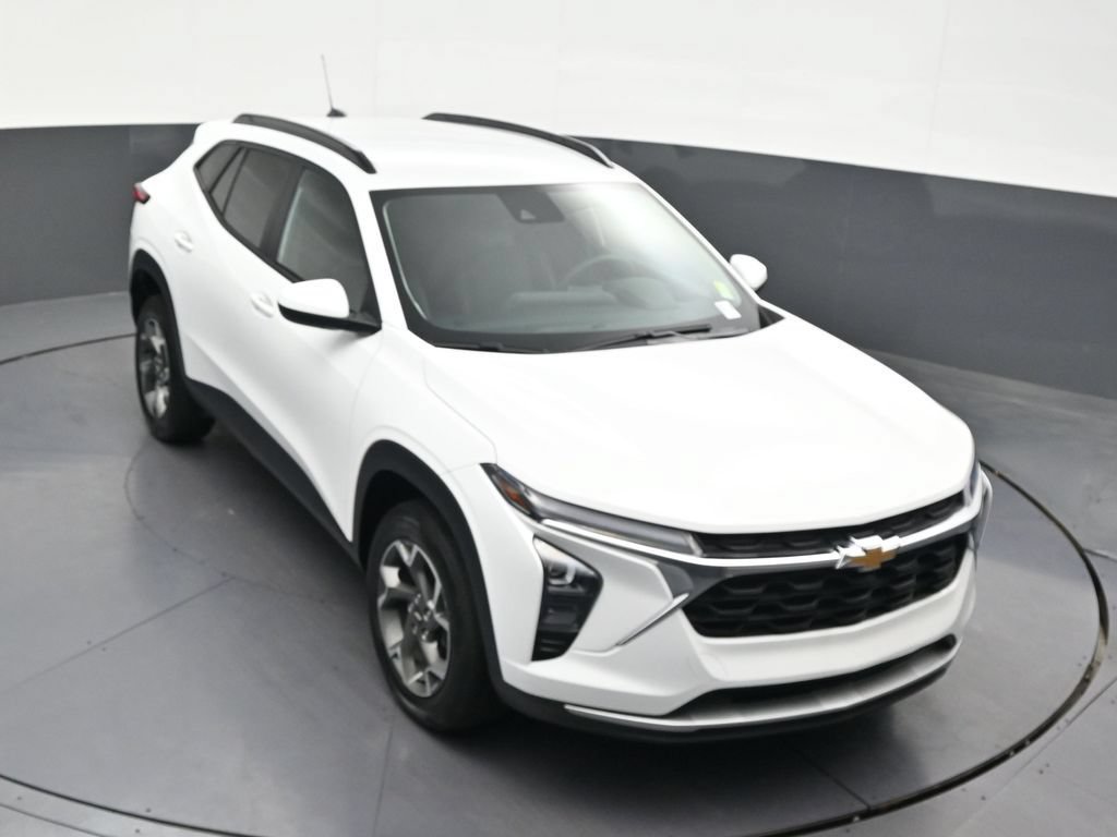 Used 2024 Chevrolet Trax LT FWD image 24