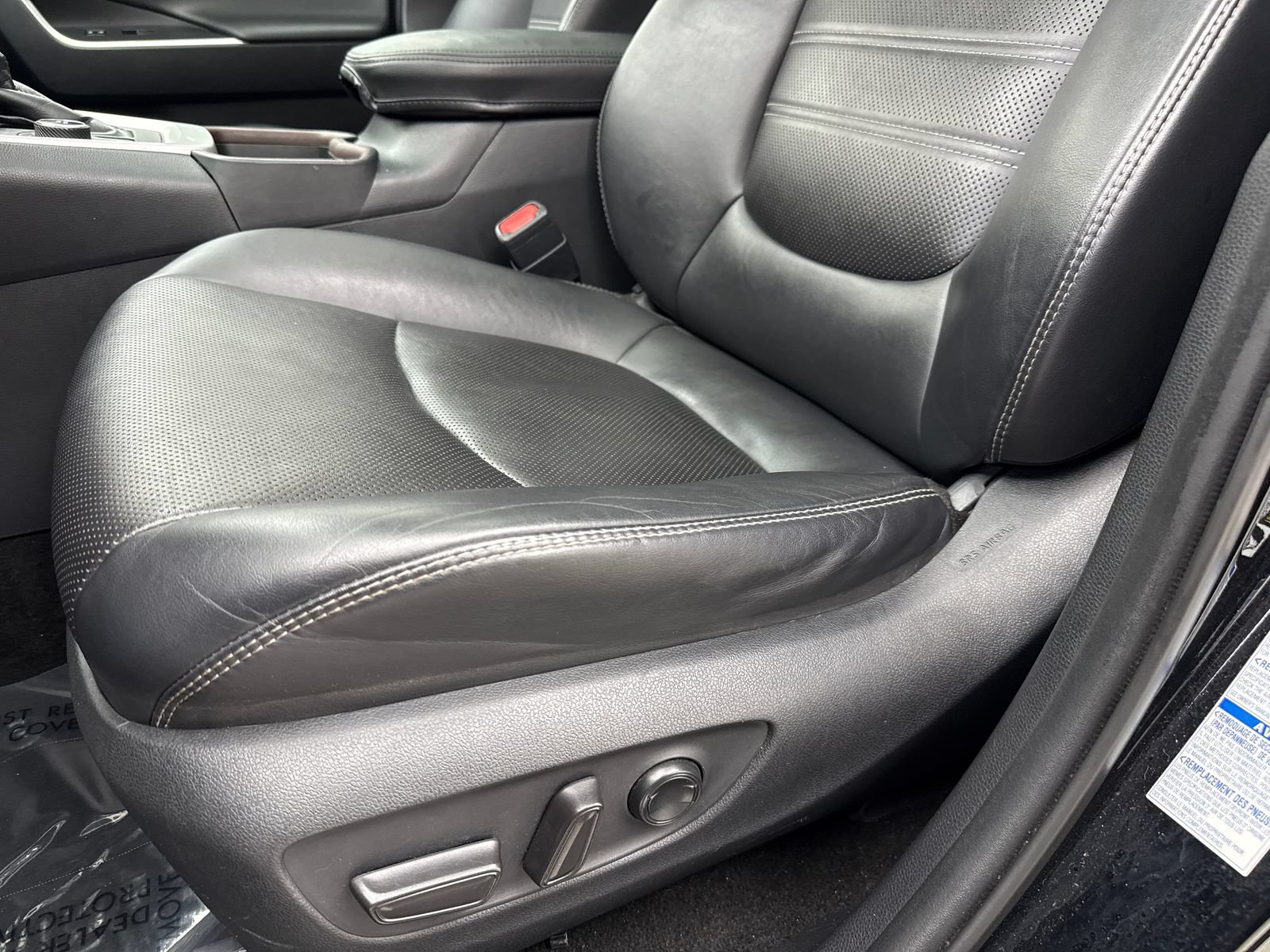 Used 2019 Toyota RAV4 Limited w/ Advanced Technology Package AWD/4WD image 34