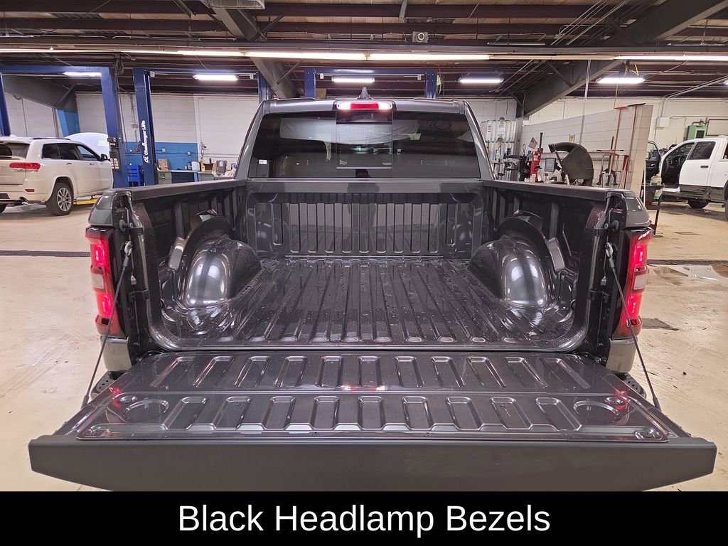 New 2026 RAM 1500 4x4 Crew Cab image 22