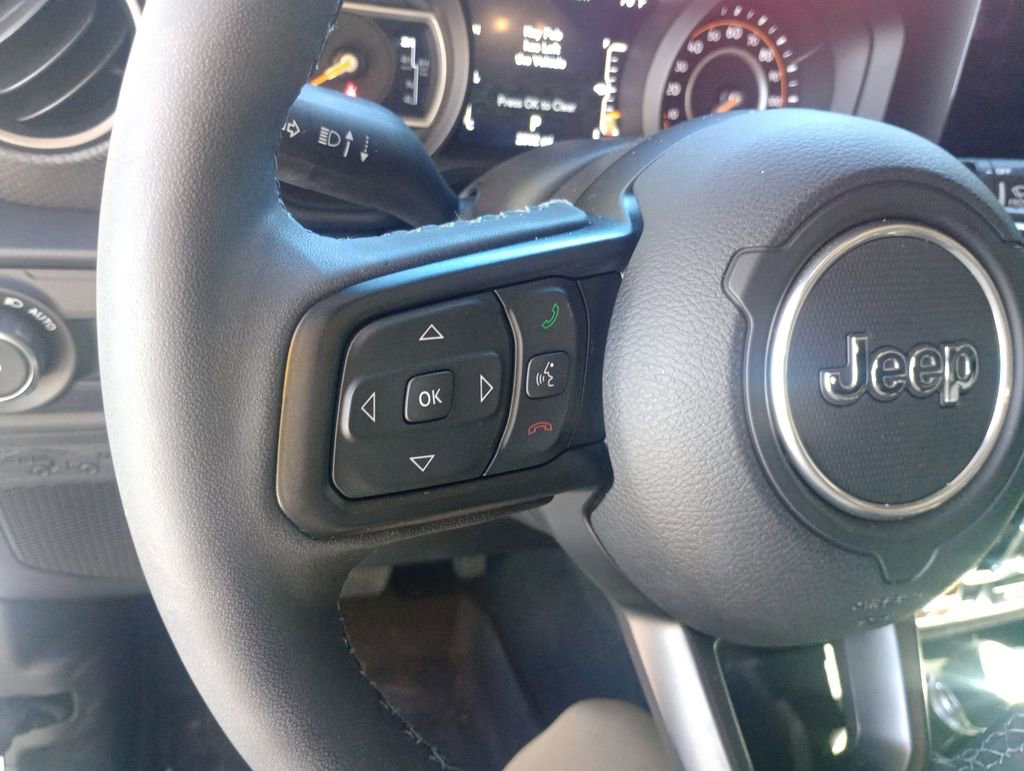 Used 2025 Jeep Wrangler Unlimited Rubicon image 29