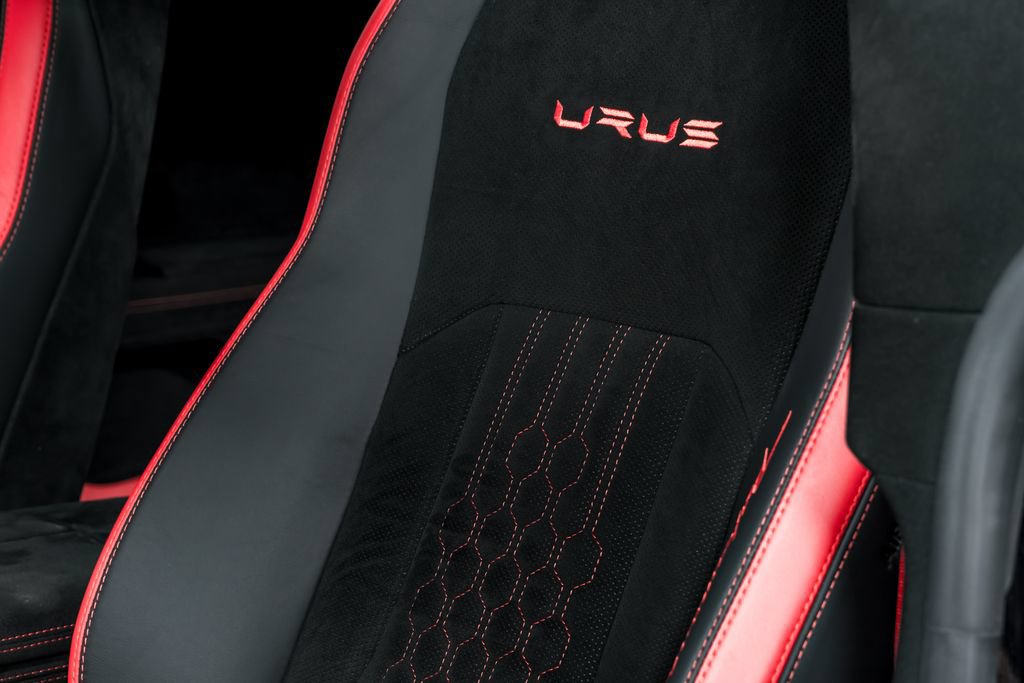 Used 2024 Lamborghini Urus Performante AWD/4WD image 22