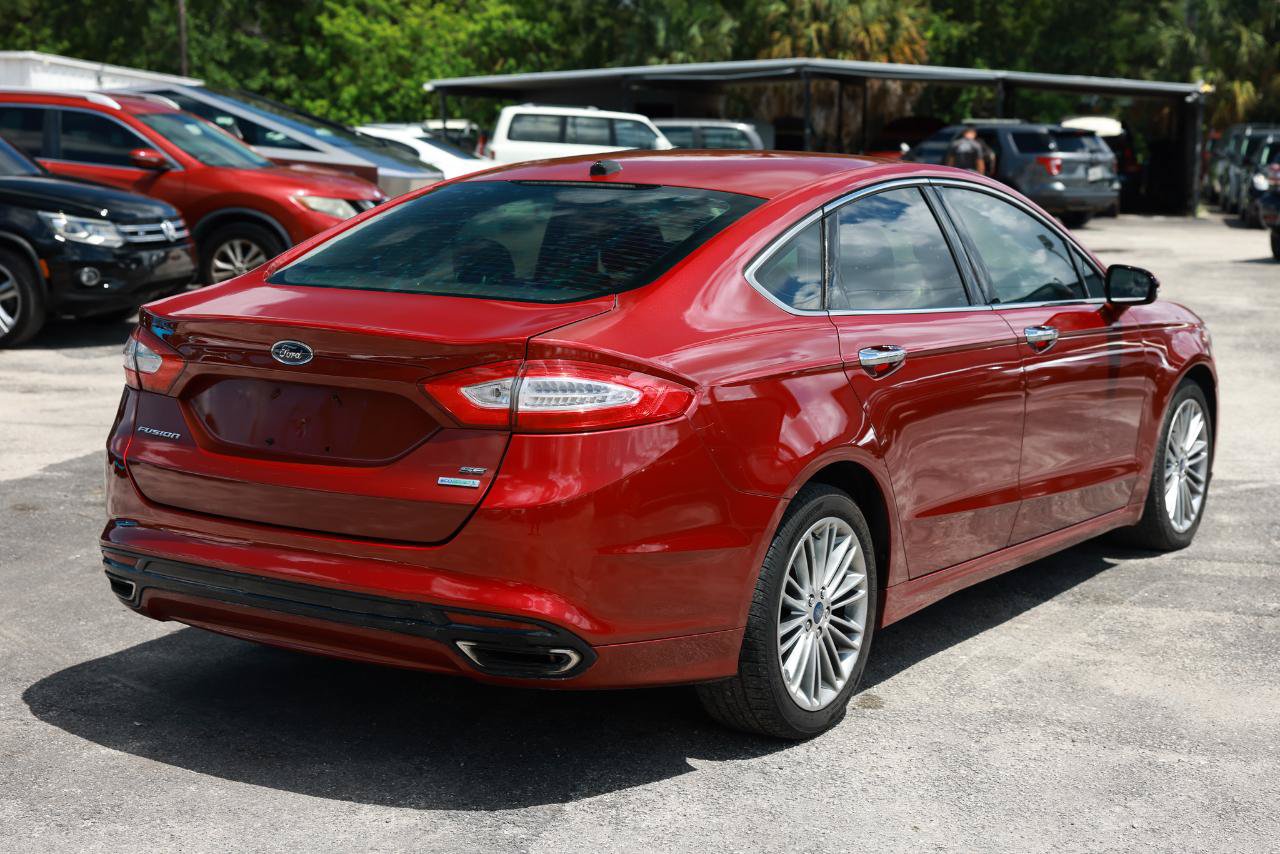 Used 2014 Ford Fusion SE w/ Equipment Group 202A FWD image 11