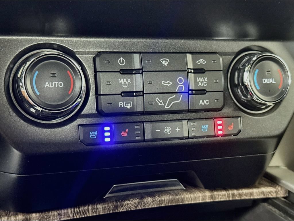 Used 2019 Ford F350 Lariat w/ Lariat Value Package AWD/4WD image 19
