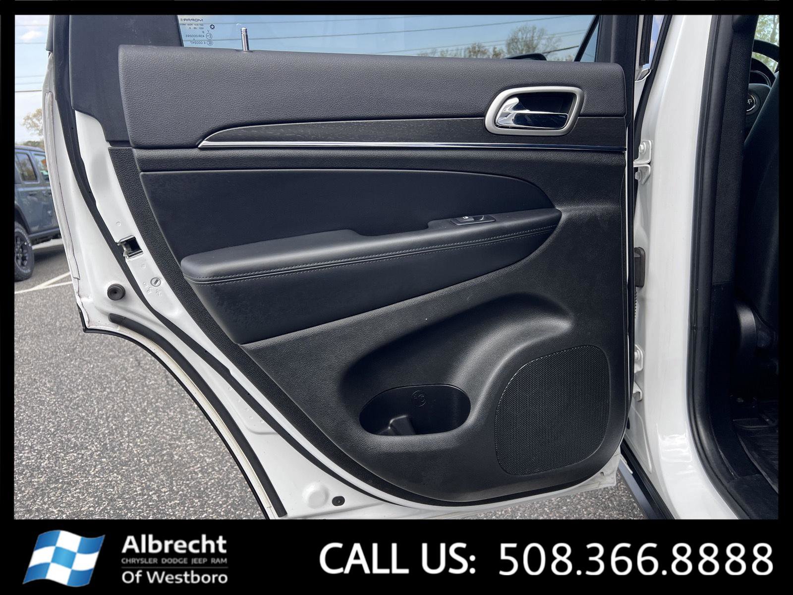 Used 2018 Jeep Grand Cherokee Limited AWD/4WD image 14