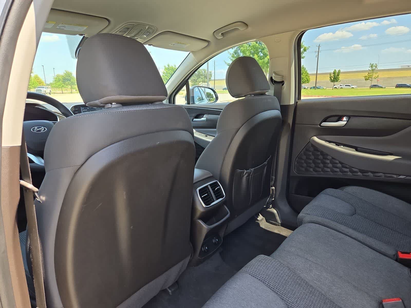 Used 2019 Hyundai Santa Fe SEL FWD image 17