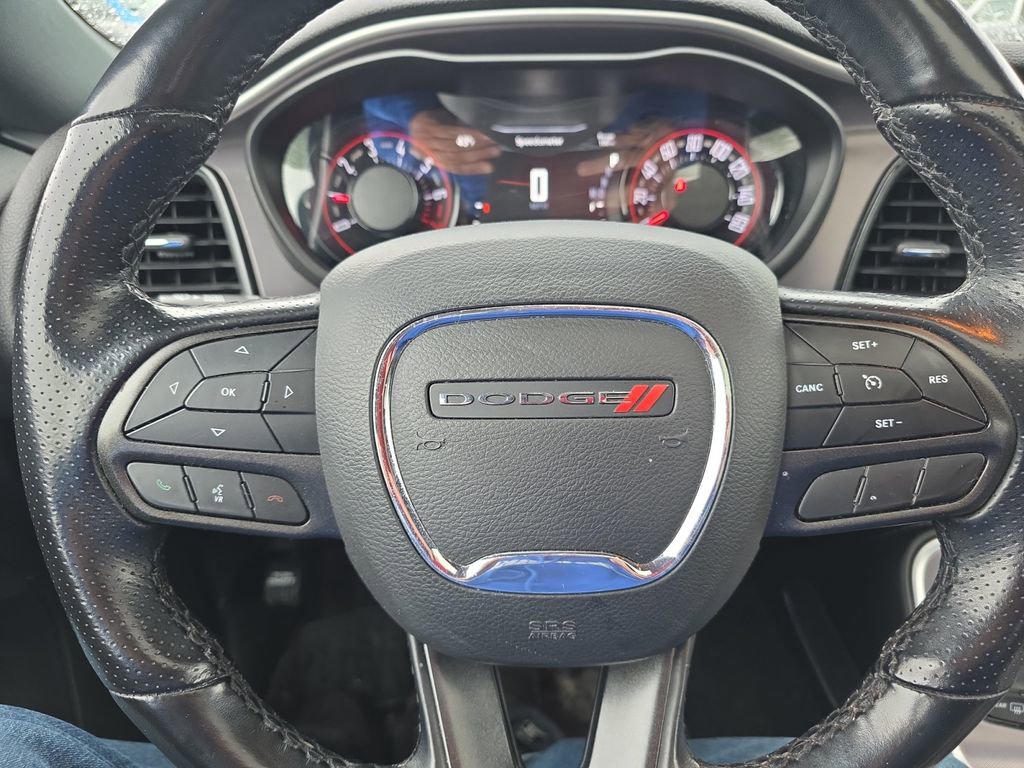 Used 2022 Dodge Challenger SXT w/ Driver Convenience Group AWD/4WD image 15