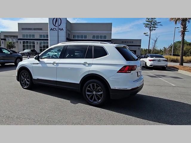 Used 2023 Volkswagen Tiguan SE w/ Panoramic Sunroof Package FWD image 22