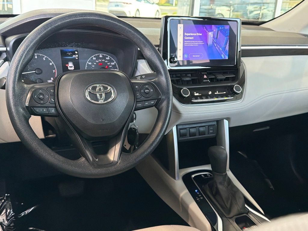 Used 2024 Toyota Corolla Cross L FWD image 28