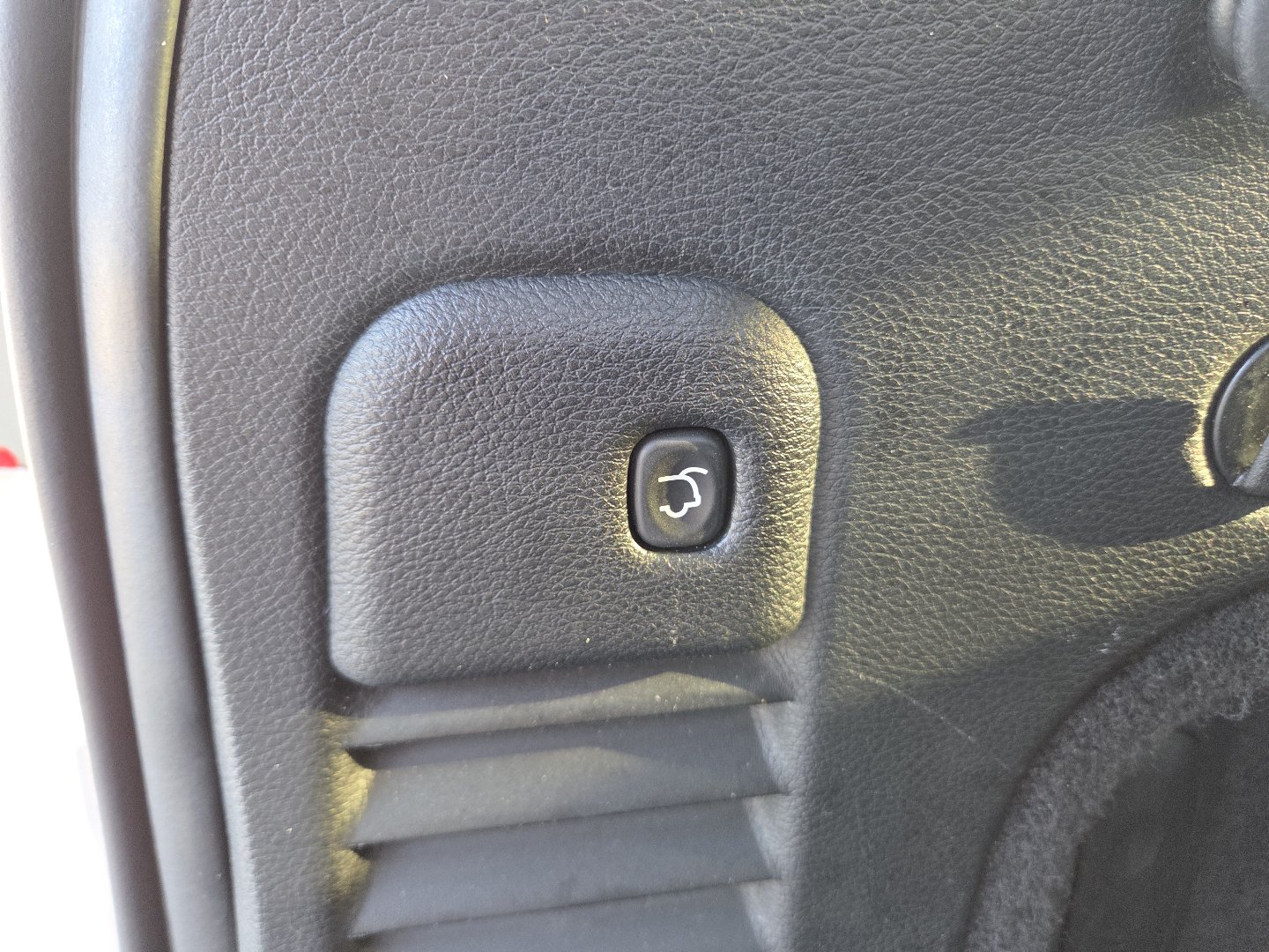 Used 2016 Jeep Grand Cherokee Overland RWD image 19
