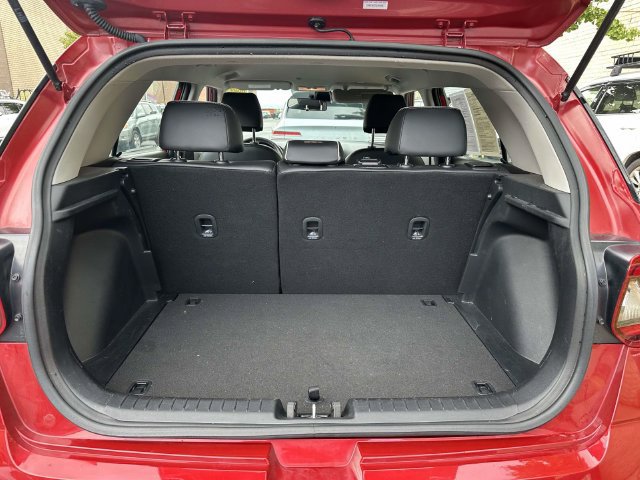 Used 2025 Hyundai Venue Limited FWD image 15
