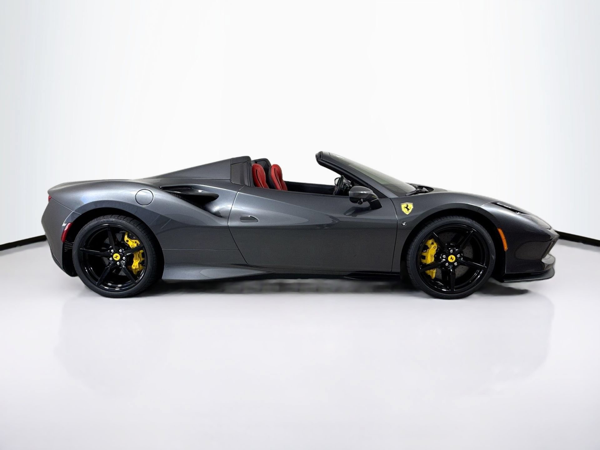 Certified 2022 Ferrari F8 Tributo RWD image 8