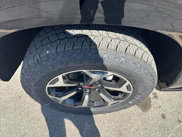 New 2026 GMC Yukon XL AT4 w/ AT4 Premium Plus Package image 10