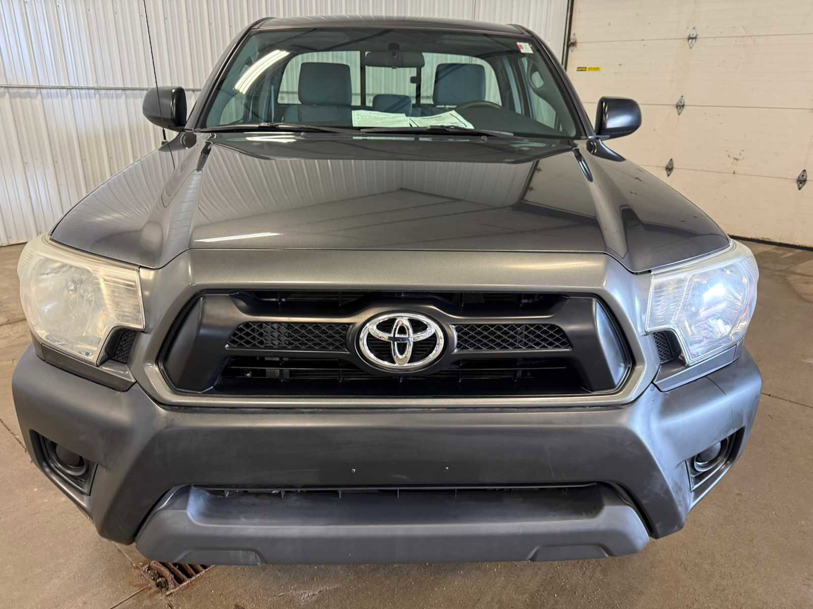Used 2014 Toyota Tacoma 2WD Regular Cab image 3
