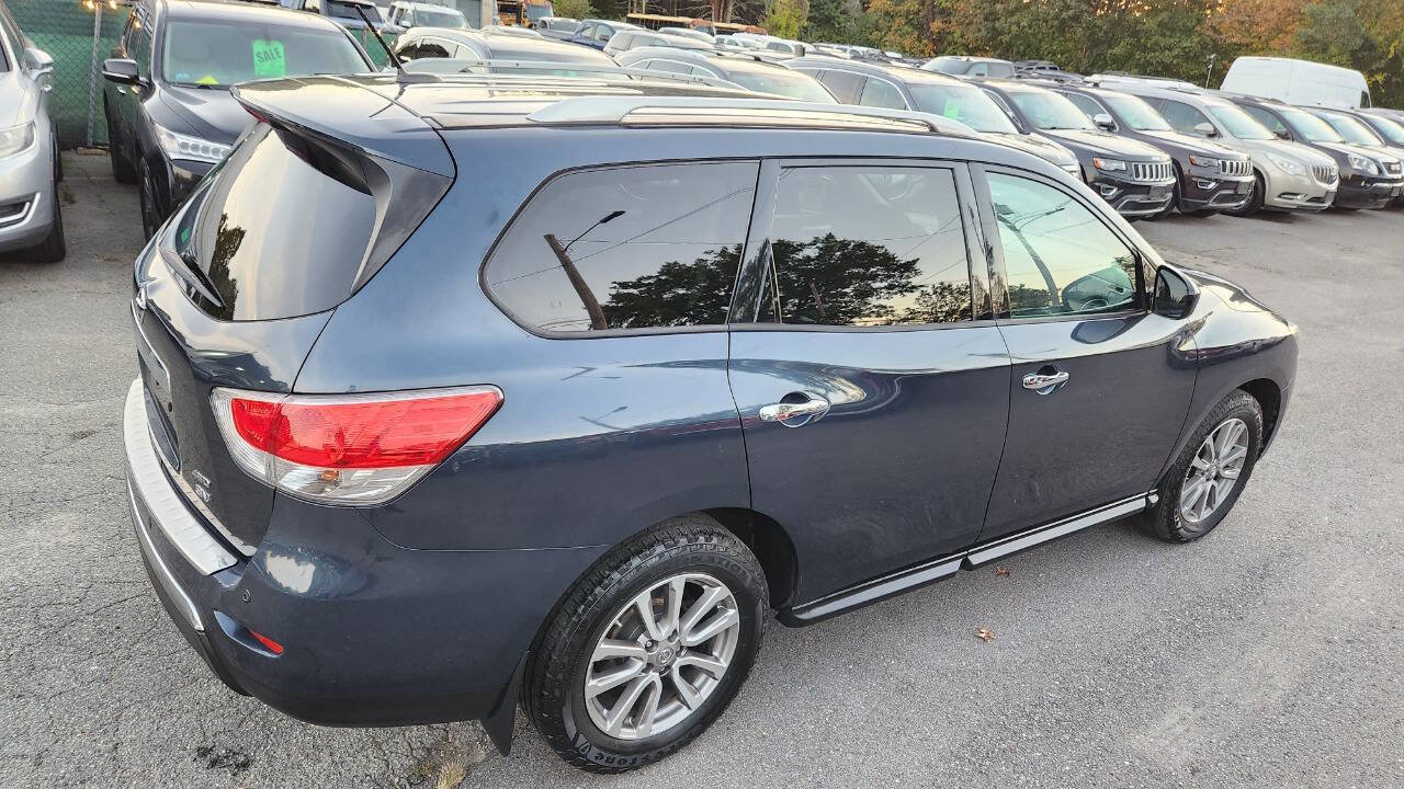 Used 2015 Nissan Pathfinder SV w/ Cargo Package image 14