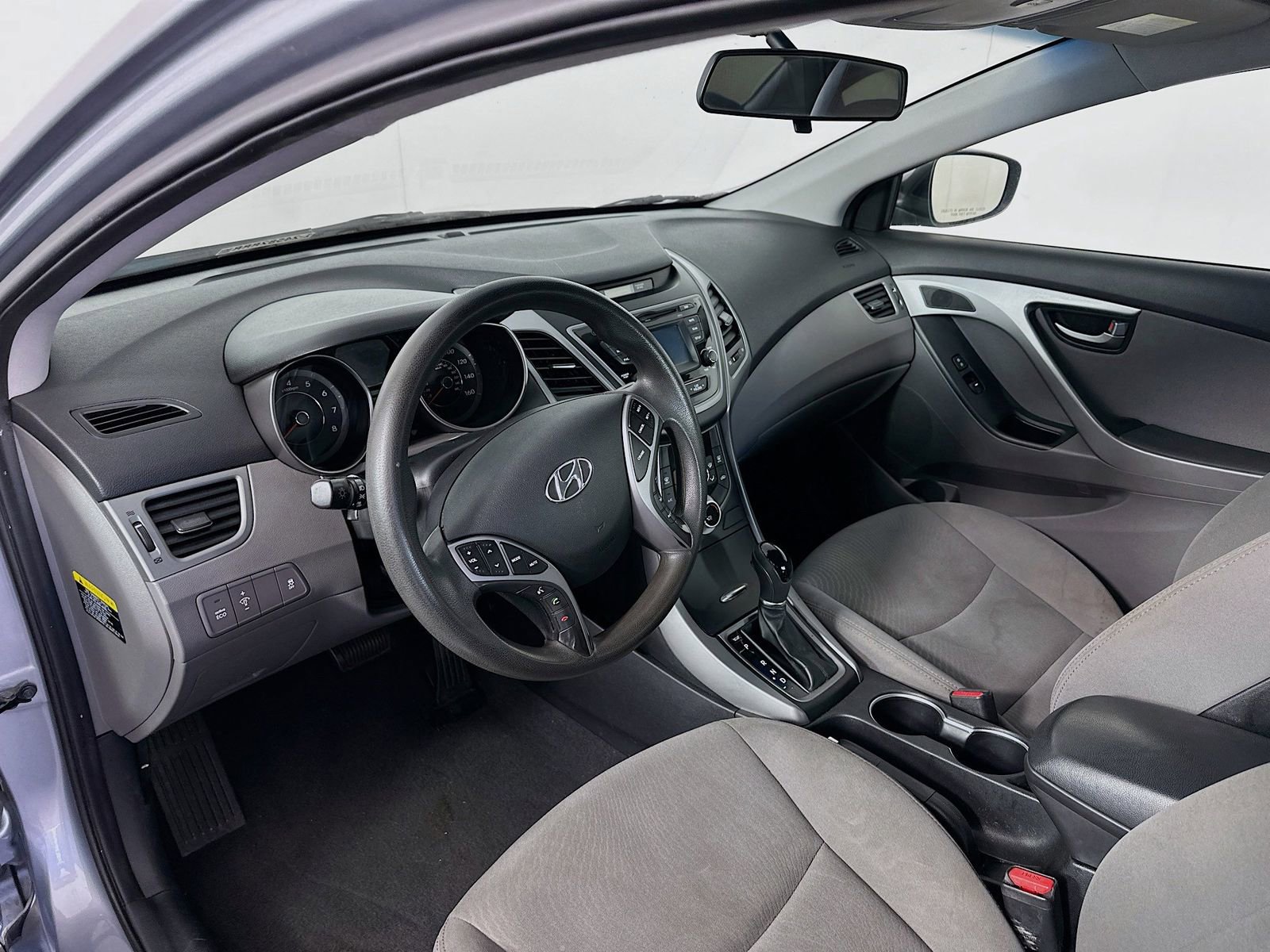 Used 2015 Hyundai Elantra SE w/ Option Group 02 FWD image 9