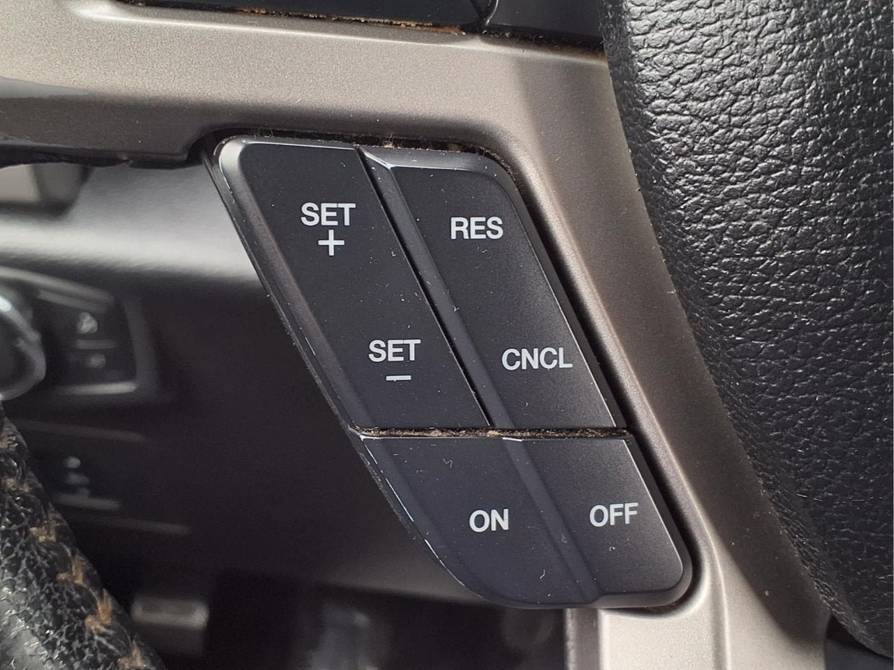 Used 2015 Ford F150 Lariat w/ Equipment Group 502A Luxury AWD/4WD image 26
