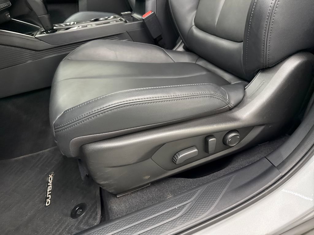 Used 2026 Subaru Outback Premium AWD/4WD image 12