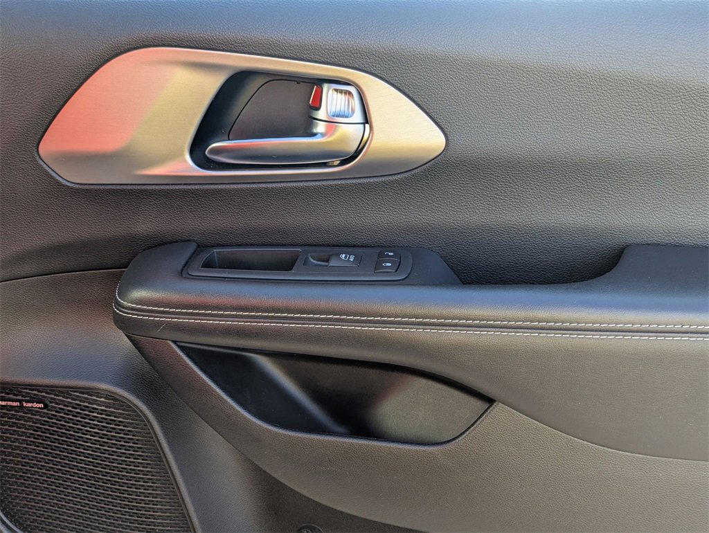 Used 2020 Chrysler Pacifica Limited w/ Quick Oder Package 2EV RED-S image 30