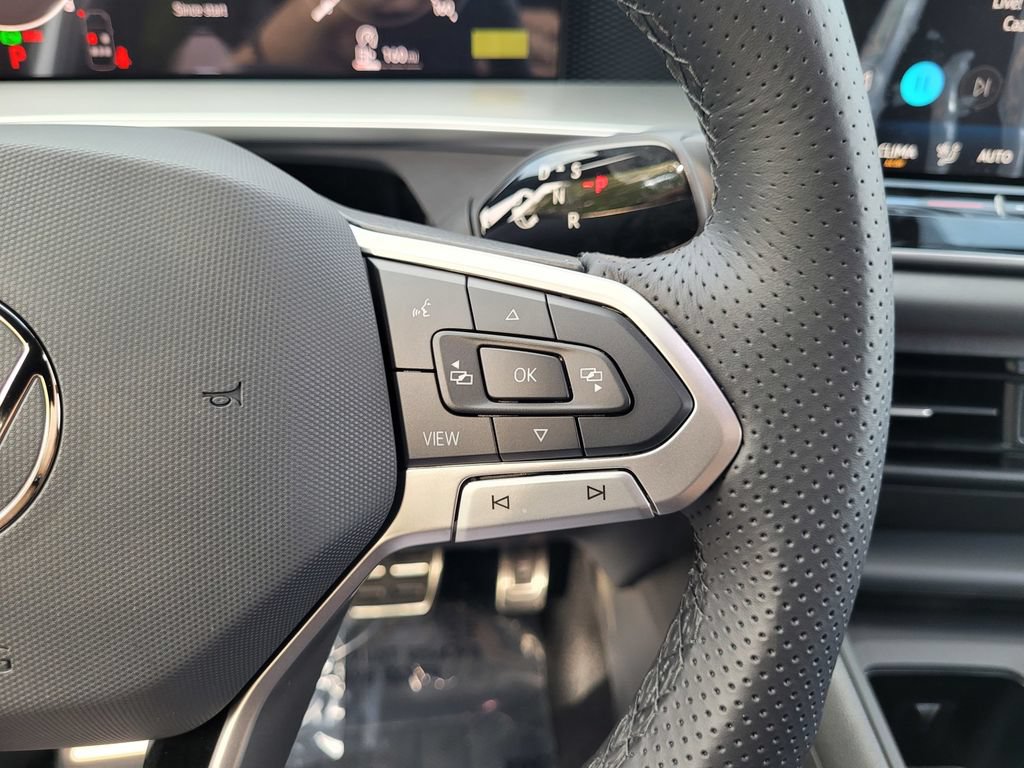 New 2026 Volkswagen Tiguan SE R-Line FWD image 22