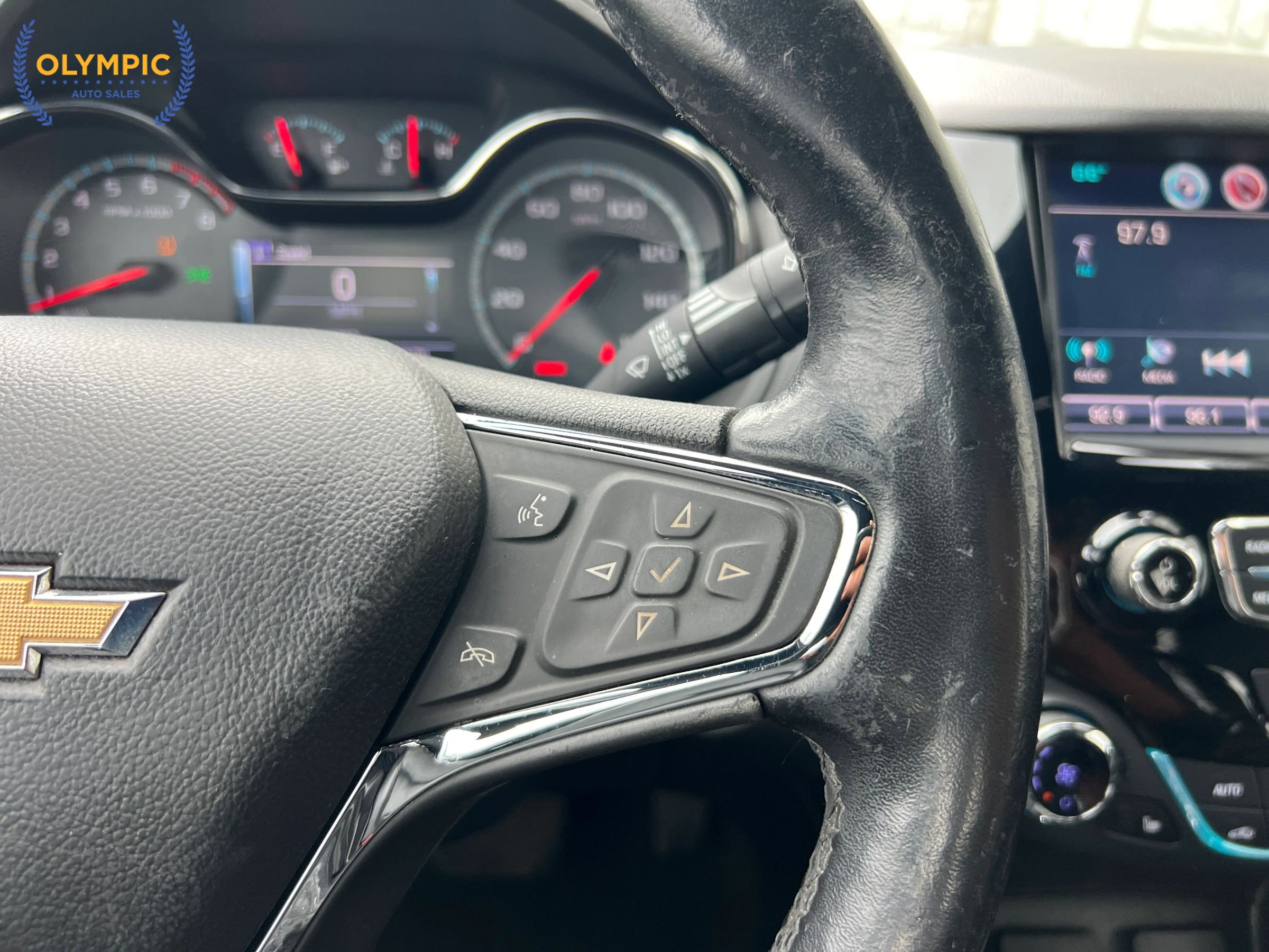 Used 2017 Chevrolet Cruze Premier FWD image 25