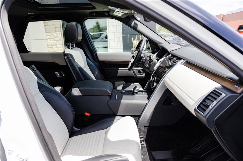 Used 2022 Land Rover Discovery S R-Dynamic AWD/4WD image 24
