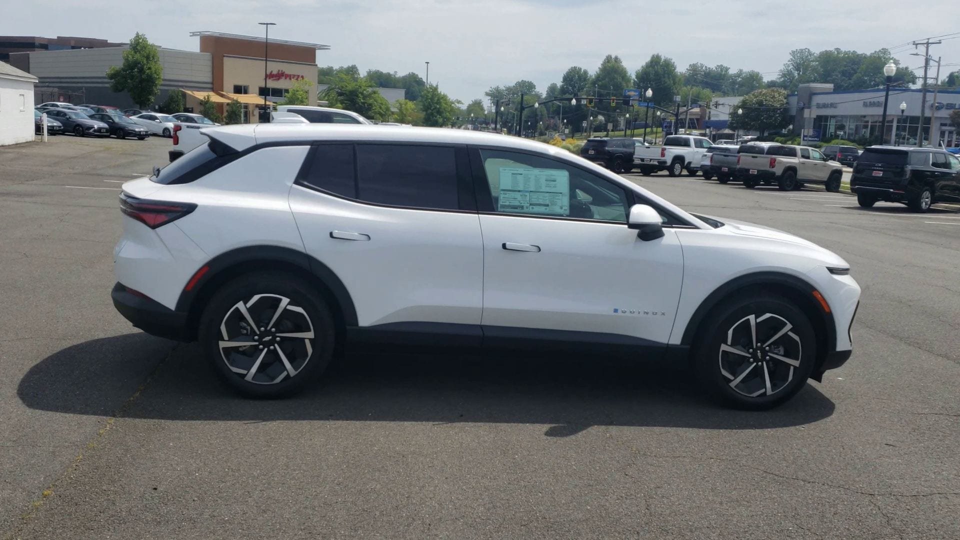 New 2026 Chevrolet Equinox EV LT FWD image 33